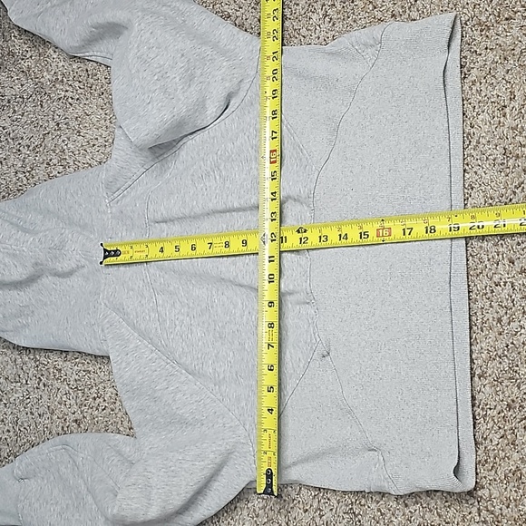 Trendy Queen Cropped Sweatshirt - Picture 5 of 5